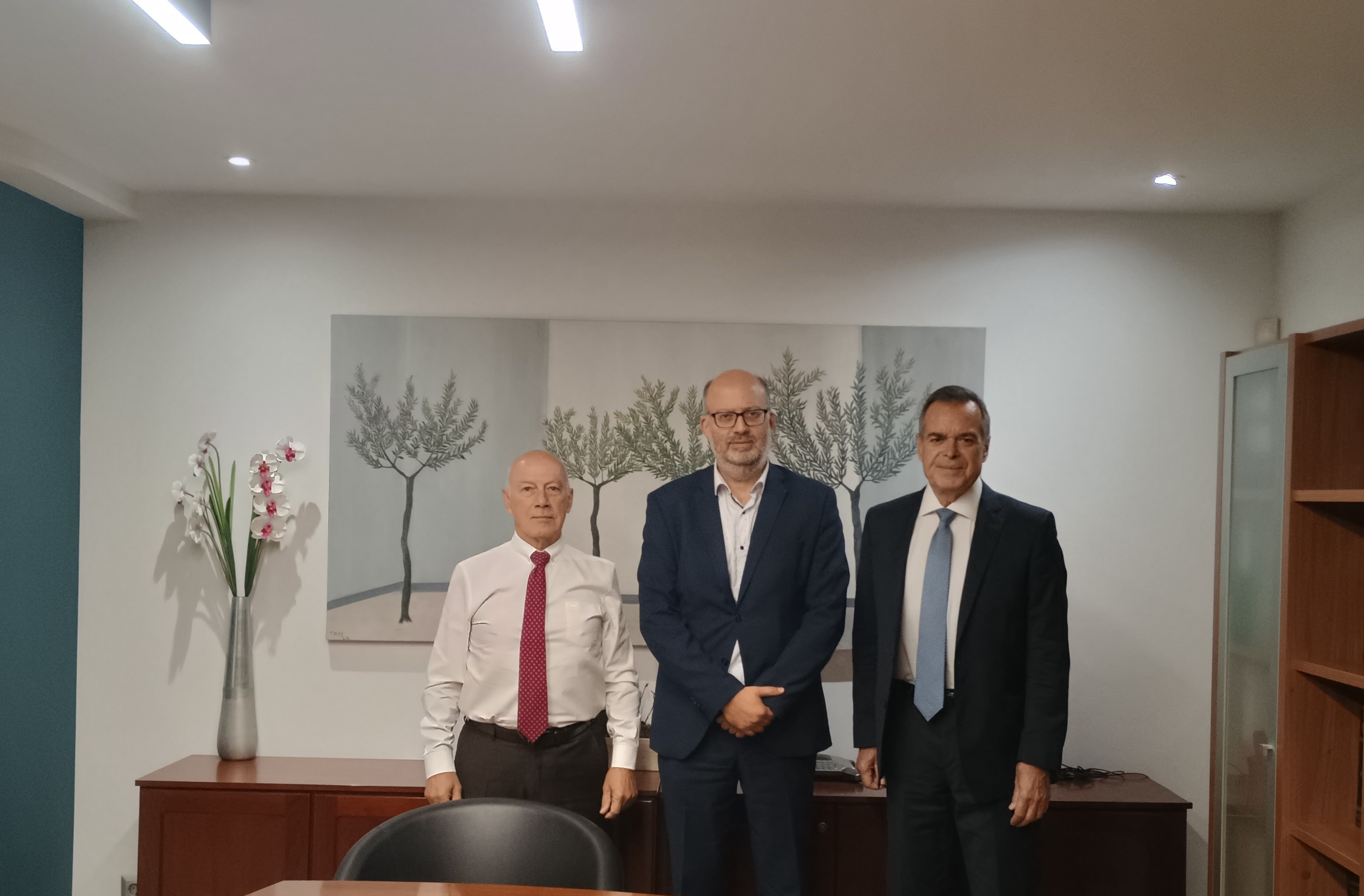 Δελτίο Τύπου: Συνάντηση με τον Έλληνα Πρέσβη στην Κινσάσα και νέα πρωτοβουλία για τη Λαϊκή Δημοκρατία του Κονγκό
